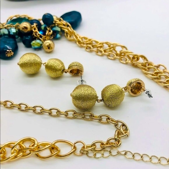 Vintage Blue Crystal Necklace & Gold Wrap Earrings 💙 - Picture 11 of 12